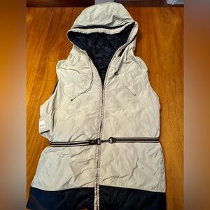 MaxMara Reversible Black/Beige Hooded Vest with Belt, size 40